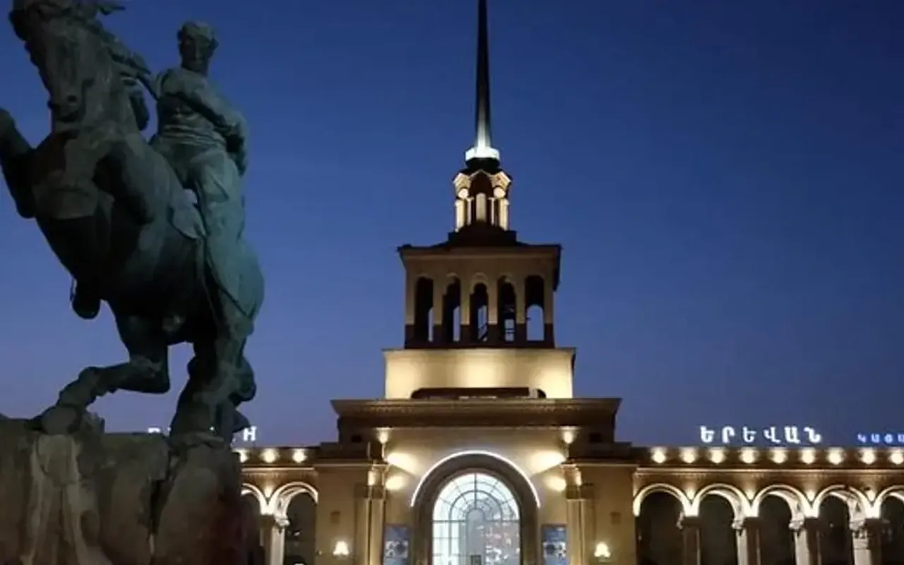 main photo